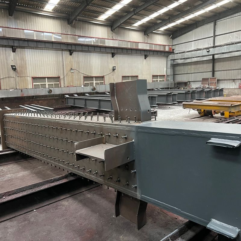 Welded Structural Steel Beams Perfection Cross Section Round Steel Column and Square Steel Columns for Construction