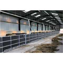Environmentally friendly steel structure pig house / Ventilated livestock farm building