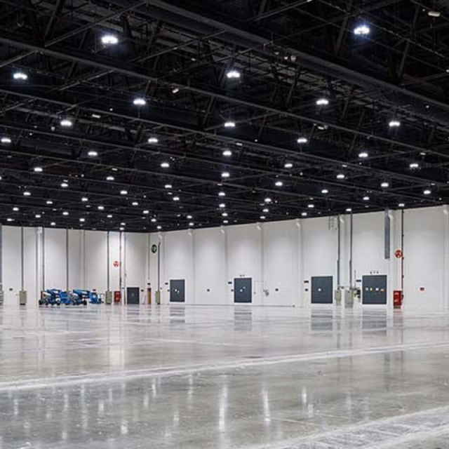 Steel structure building - automobile exhibition hall / Prefabricated warehouse / Steel structure building