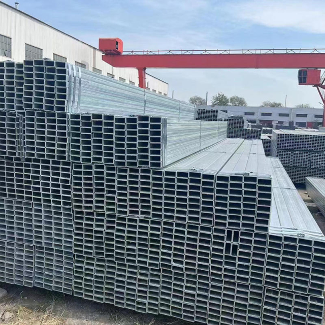 Chinese Suppliers / 20x20 Mm Galvanized Steel Iron square Pipe Gi Tube