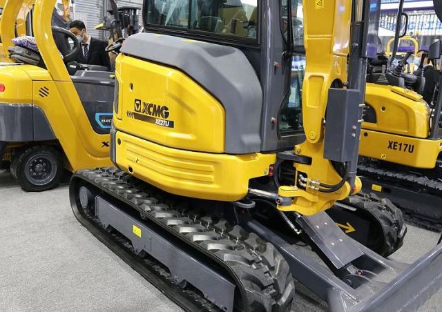 Used XCMG XE17U 2 tonne mini truck excavator