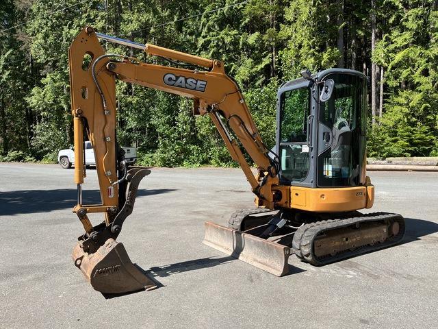Used XCMG XE17U 2 tonne mini truck excavator