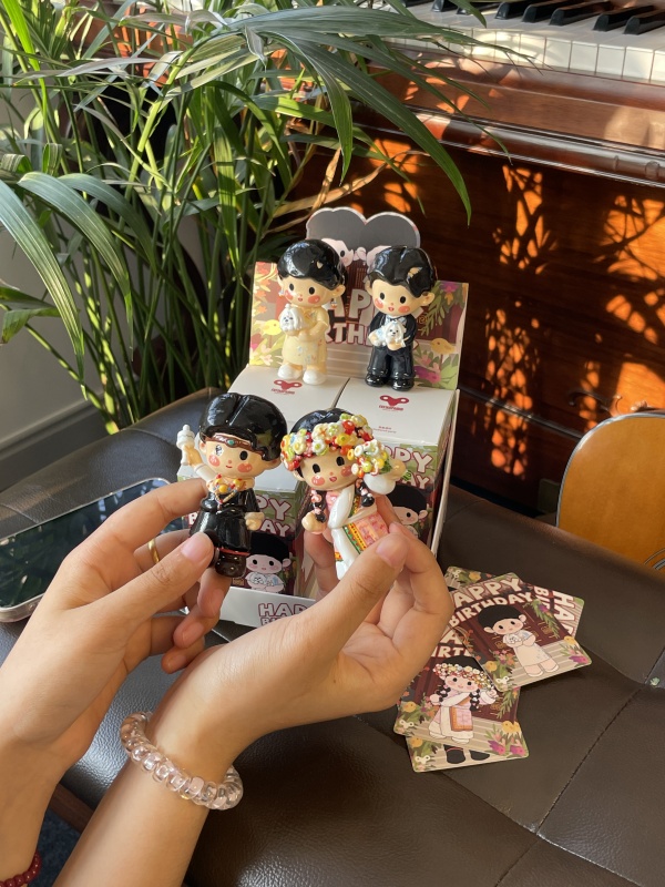 Customized photo square figurines, blind boxes, couple gifts for boyfriends, girlfriends, best friends, birthday and graduation presents