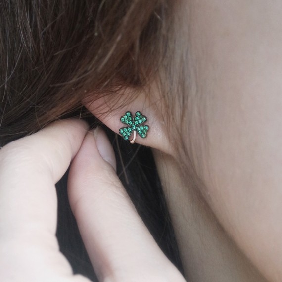 Pretty Design 925 Sterling Silver Emerald CZ Four Leaf Clover Stud Earrings