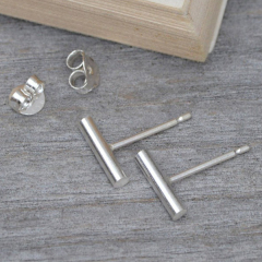 Small Design Sterling Silver Tiny Stick Bar Stud Earrings Women Jewelry