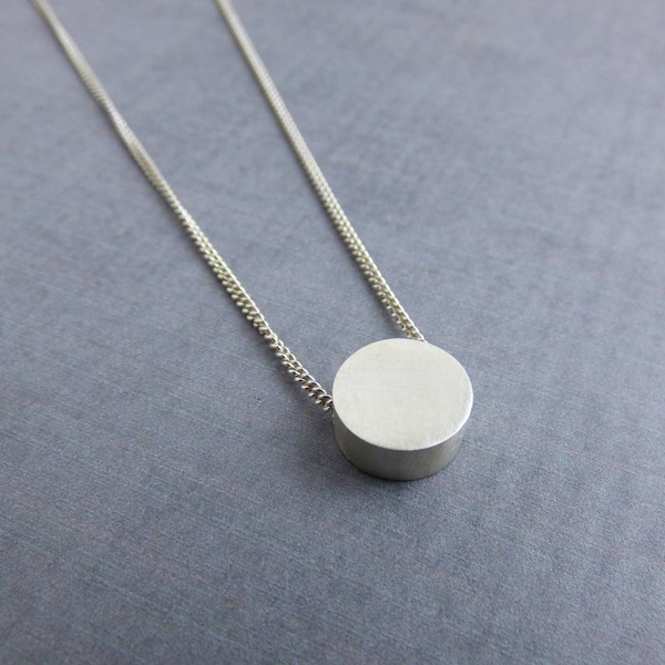 Women Jewelry Matt Silver Finished Cuban Chain Tiny Disc Pendant Necklace