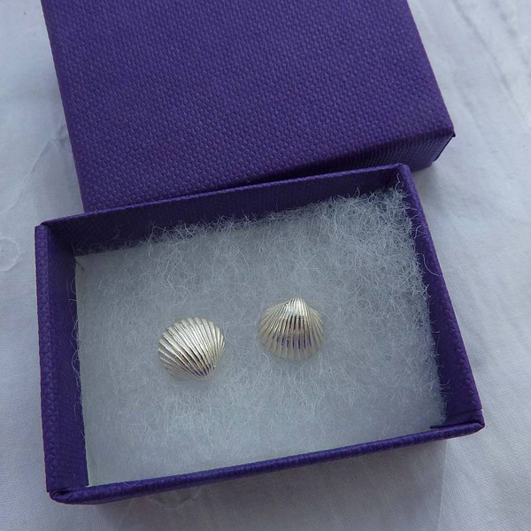 Beautiful Design Sterling Silver High Polish Tiny Shell Stud Earrings Designer