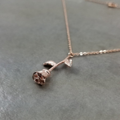 Latest Design Sterling Silver Rose Stem Flower Necklace for Girlfriend