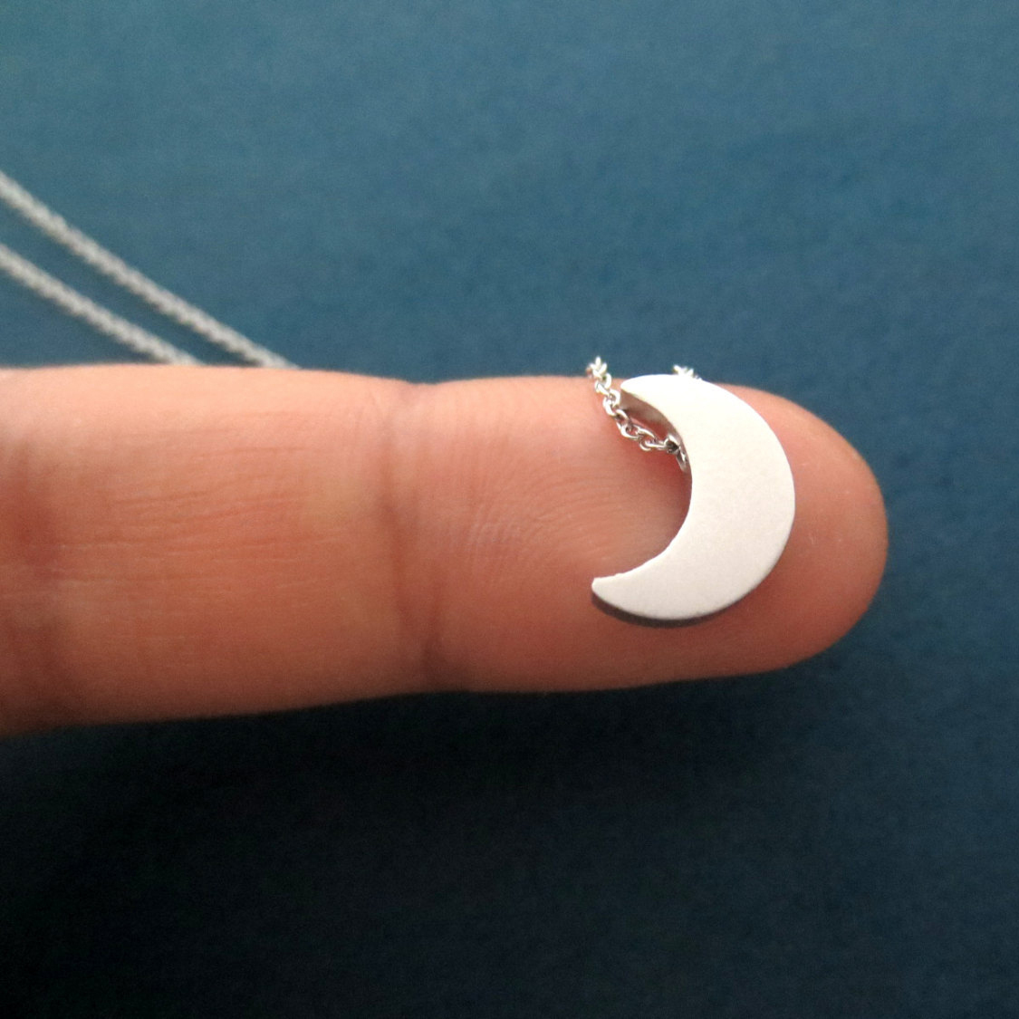 Lovely 925 Solid Silver Crescent Moon Necklace