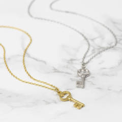 Fashionable Jewelry Sterling Silver Plain Key Charm Necklace