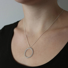 Fancy Jewelry Sterling Scalloped Circle Necklace
