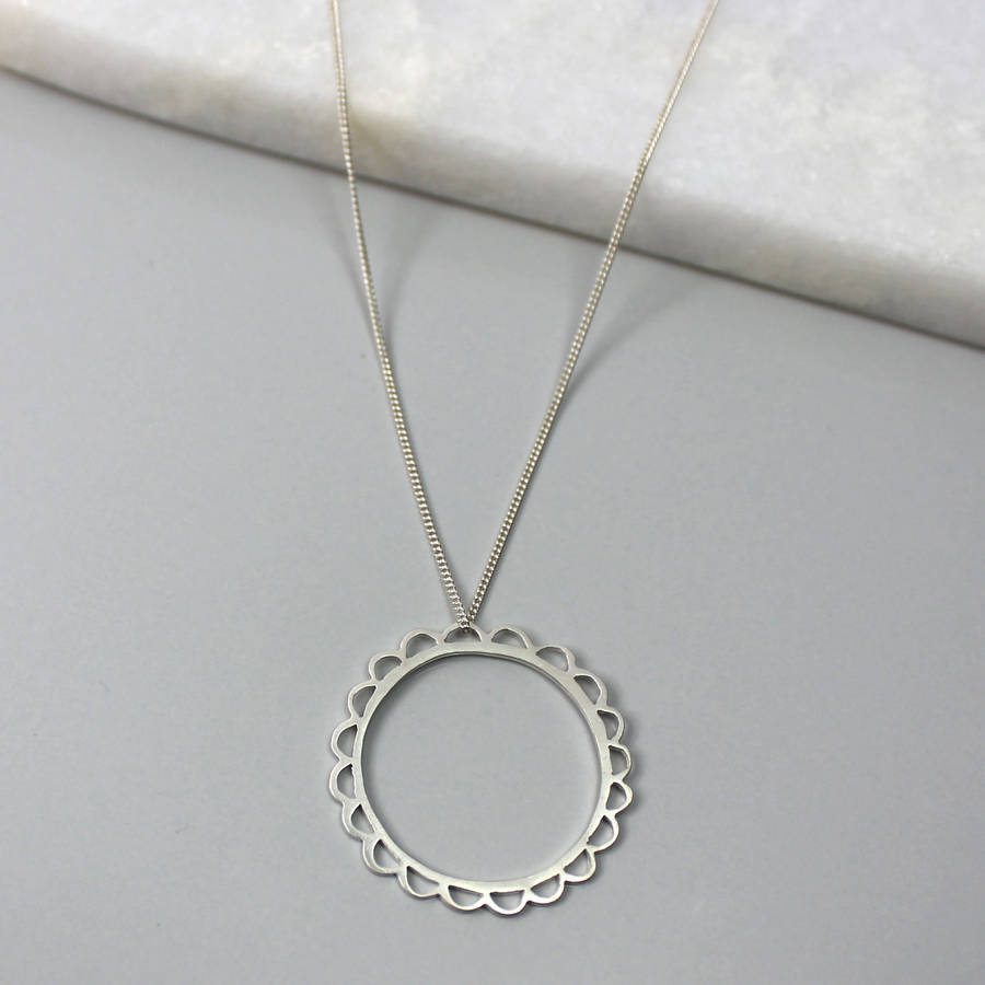 Fancy Jewelry Sterling Scalloped Circle Necklace