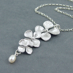 Deliate Sterling Silver Fresh Water Pearl Flower Trio Necklace for Party, Wedding