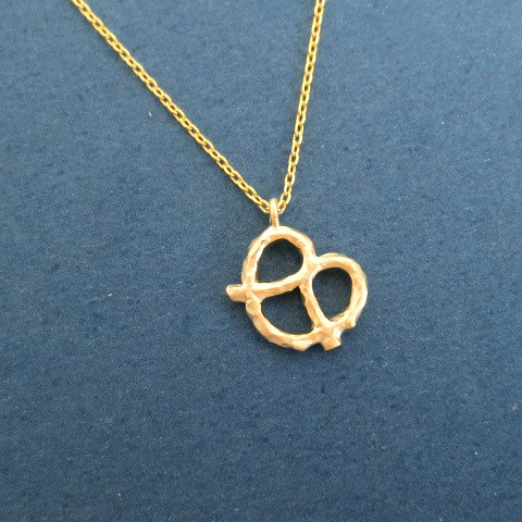 Pretty Jewelry Sterling Silver Pretzel Necklace for Best Friends