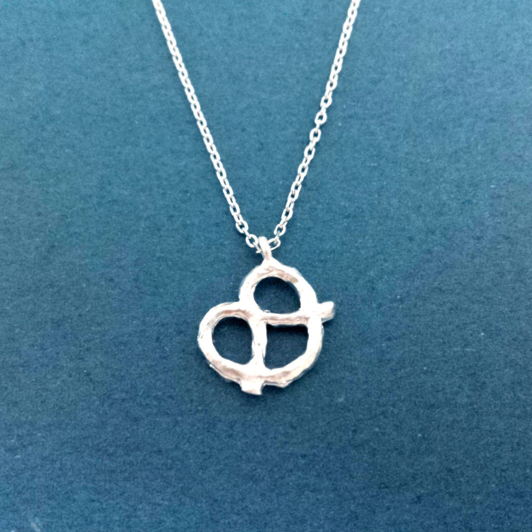 Pretty Jewelry Sterling Silver Pretzel Necklace for Best Friends