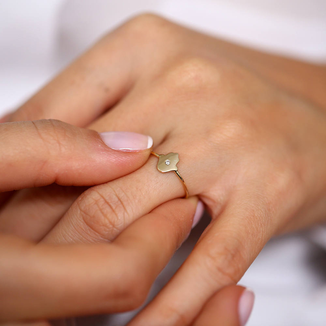 Sterling Silver Solitaire Cubic Zirconia Midi Hamsa Ring