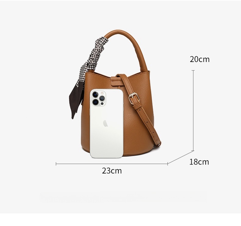 Classic Quilted Genuine Leather Shoulder Bag Stylish Spacious Daily Use