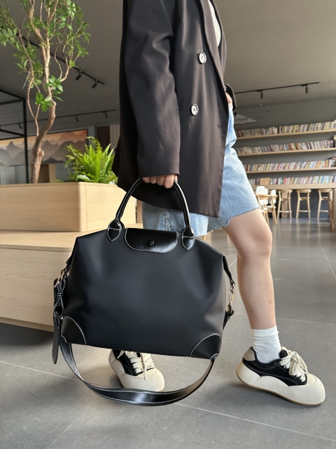 Spacious Capacity Classic Duffle Crossbody Bag Chic Color Block PU Leather Nylon Durable Versatile