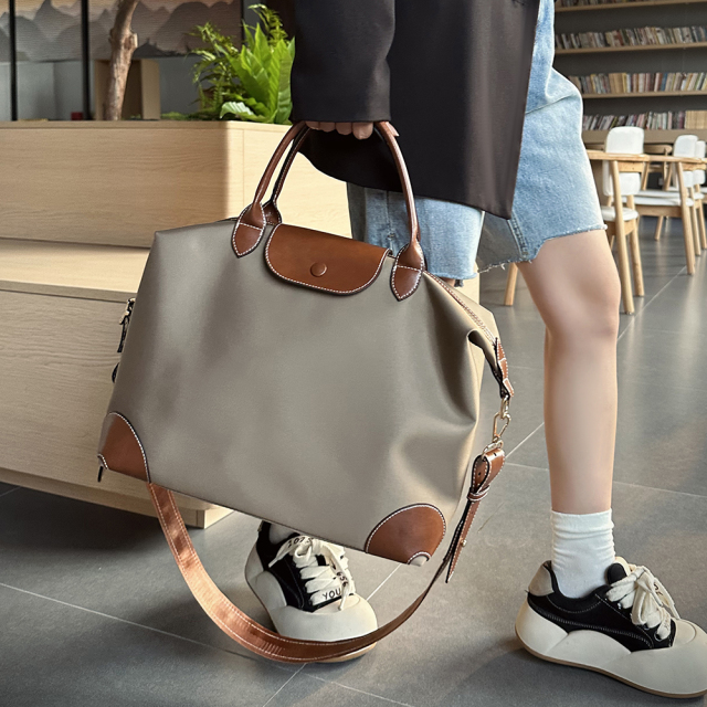 Spacious Capacity Classic Duffle Crossbody Bag Chic Color Block PU Leather Nylon Durable Versatile