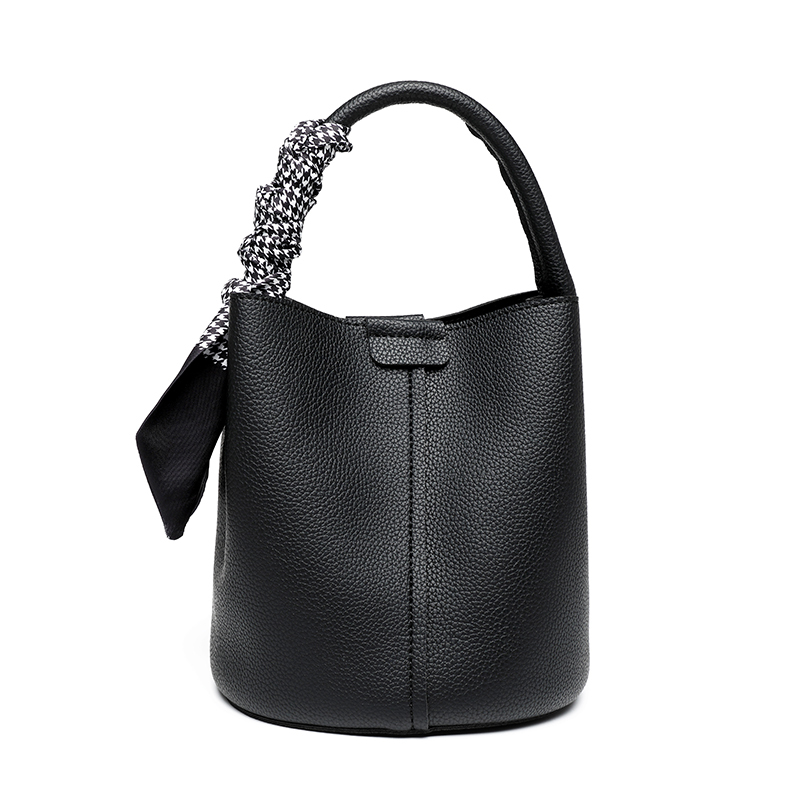 Classic Quilted Genuine Leather Shoulder Bag Stylish Spacious Daily Use