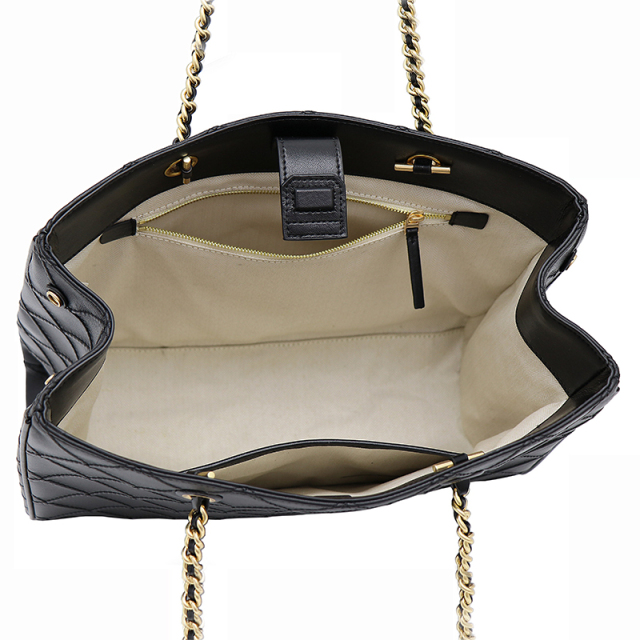 Spacious Sheepskin Leather Tote Shoulder Bag Exquisite Quilted Pattern Comfortable Strap Structured Resistant