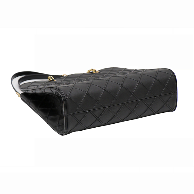 Spacious Sheepskin Leather Tote Shoulder Bag Exquisite Quilted Pattern Comfortable Strap Structured Resistant