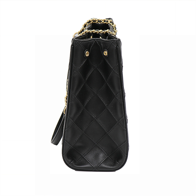 Spacious Sheepskin Leather Tote Shoulder Bag Exquisite Quilted Pattern Comfortable Strap Structured Resistant
