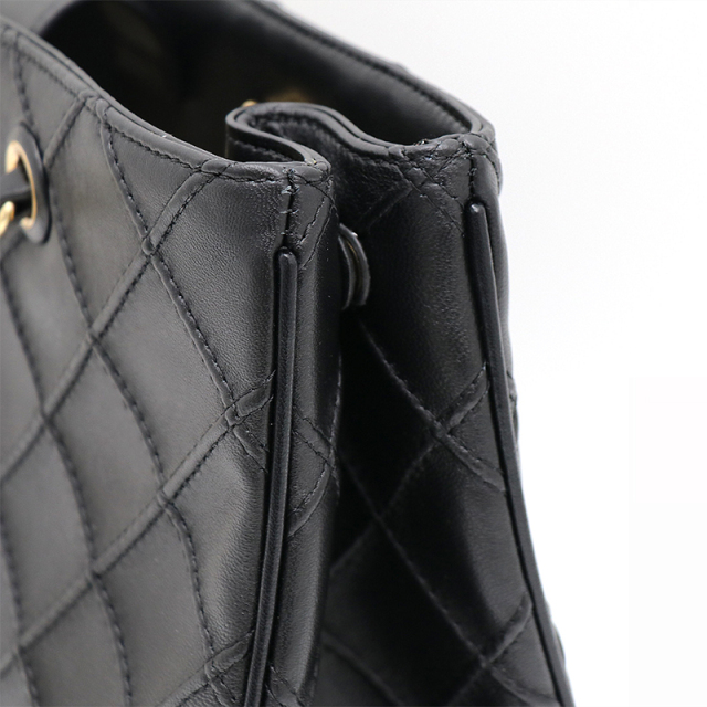 Spacious Sheepskin Leather Tote Shoulder Bag Exquisite Quilted Pattern Comfortable Strap Structured Resistant