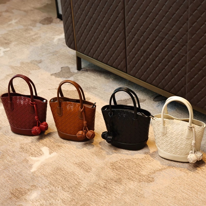 High Capacity Stylish Elegant PU Woven Leather Women's Handbag for Shopping