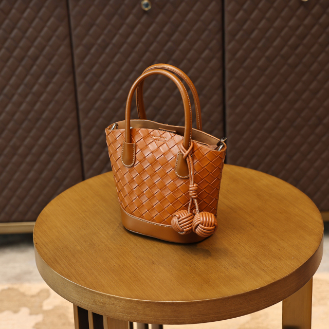 High Capacity Stylish Elegant PU Woven Leather Women's Handbag for Shopping