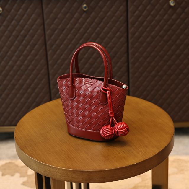 High Capacity Stylish Elegant PU Woven Leather Women's Handbag for Shopping