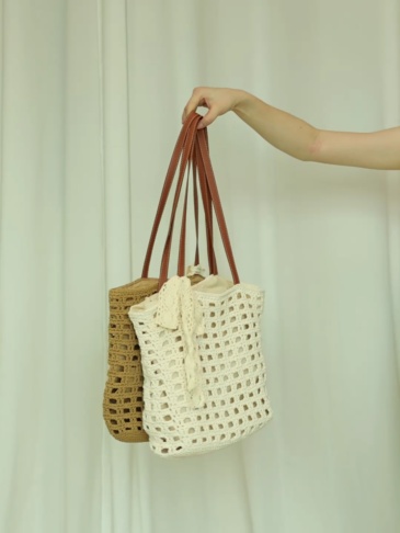 Woven Straw Tote Bag with Lace Bow - Summer Beach & Vacation Shoulder Bag