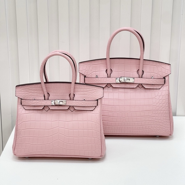 Elegant Crocodile Pattern Top-Handle Bag - Classic Style Designer Tote with Matching Lock & Key