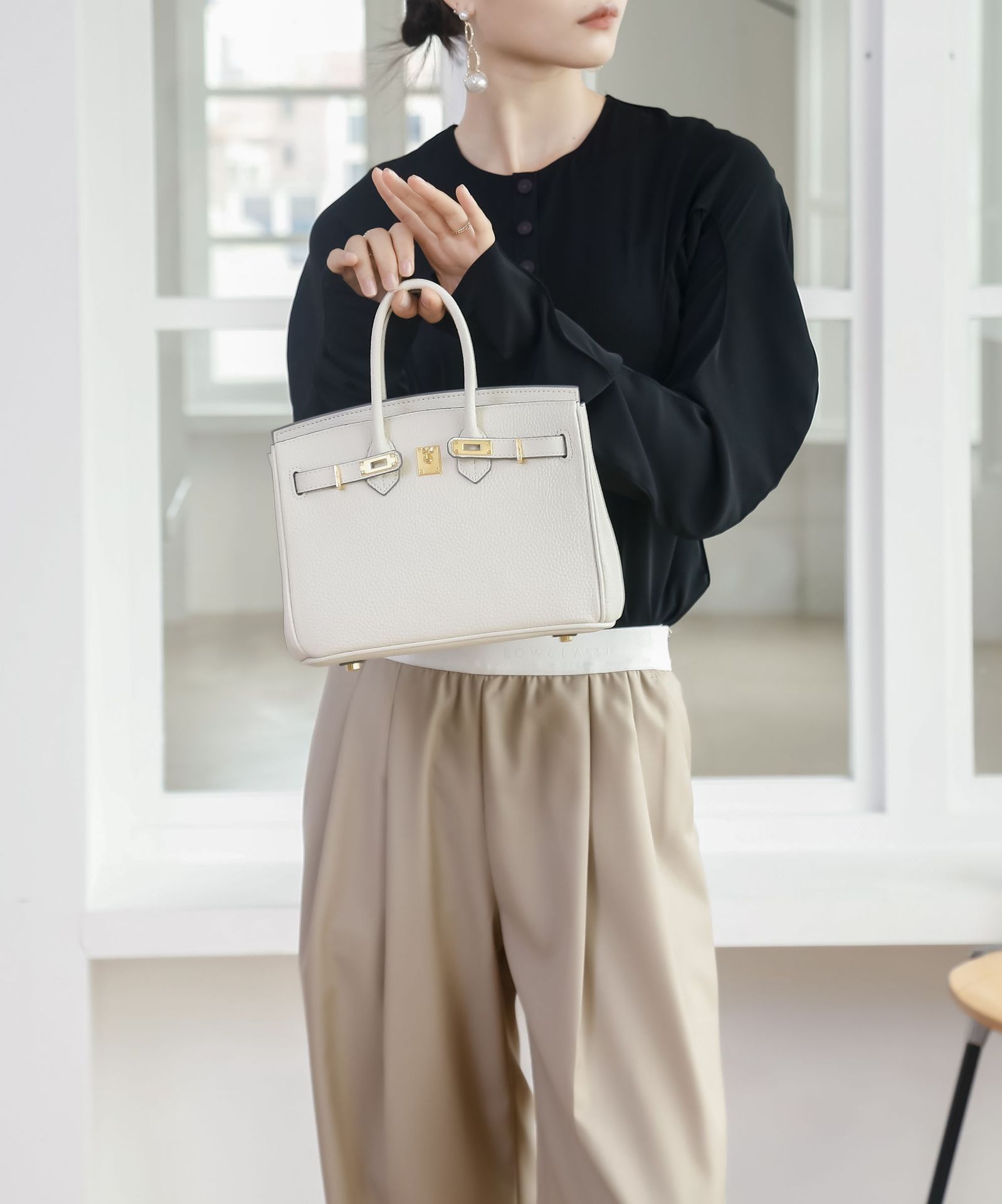 Women's Genuine Top-Grain Cow Leather Structured Handbag, Large-Capacity Top Handle Shoulder Crossbody Bag with Lock Closure