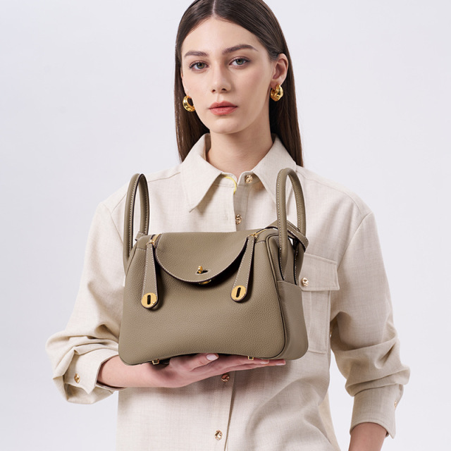 Women's Genuine Top-Grain Leather Pillow Shoulder Bag, Soft Litchi-Grain Cowhide Crossbody Handbag with Zipper Closure