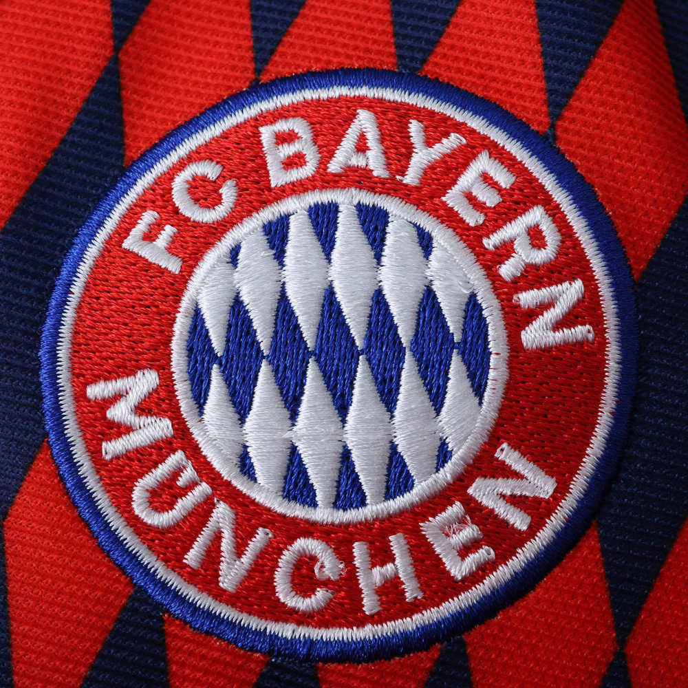 2526 Fußball-Club Bayern München Concept version Player version