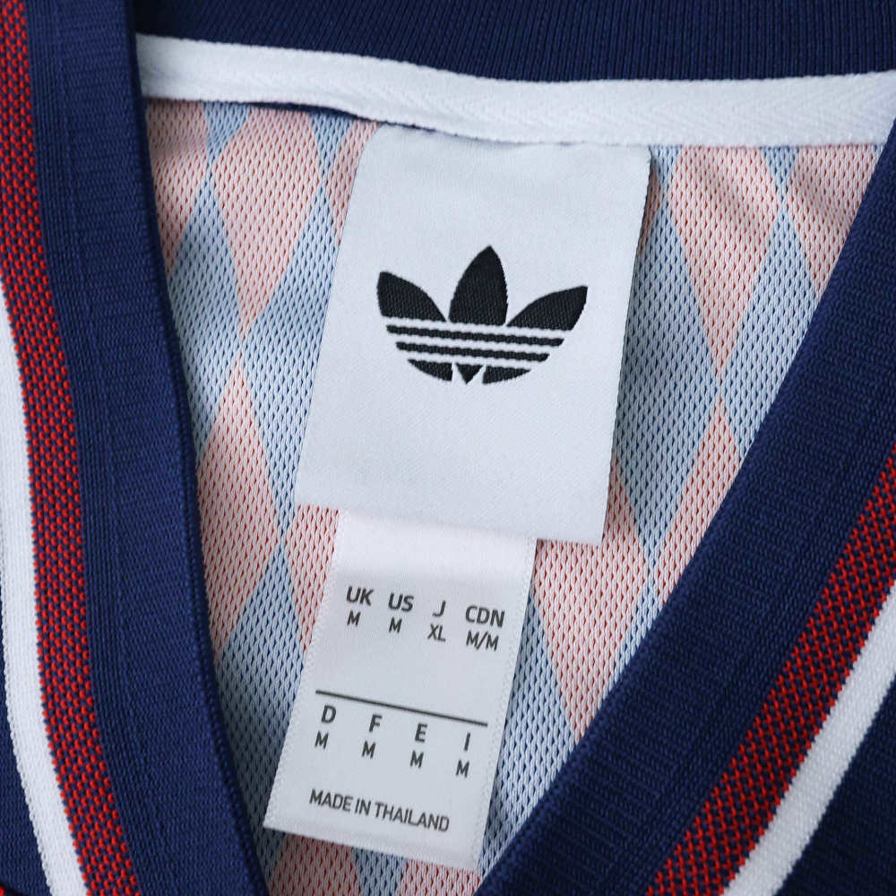 2526 Fußball-Club Bayern München Concept version Player version