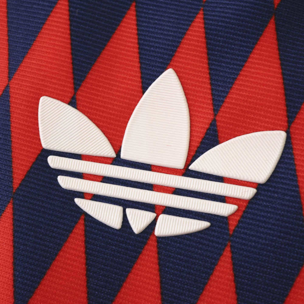 2526 Fußball-Club Bayern München Concept version Player version