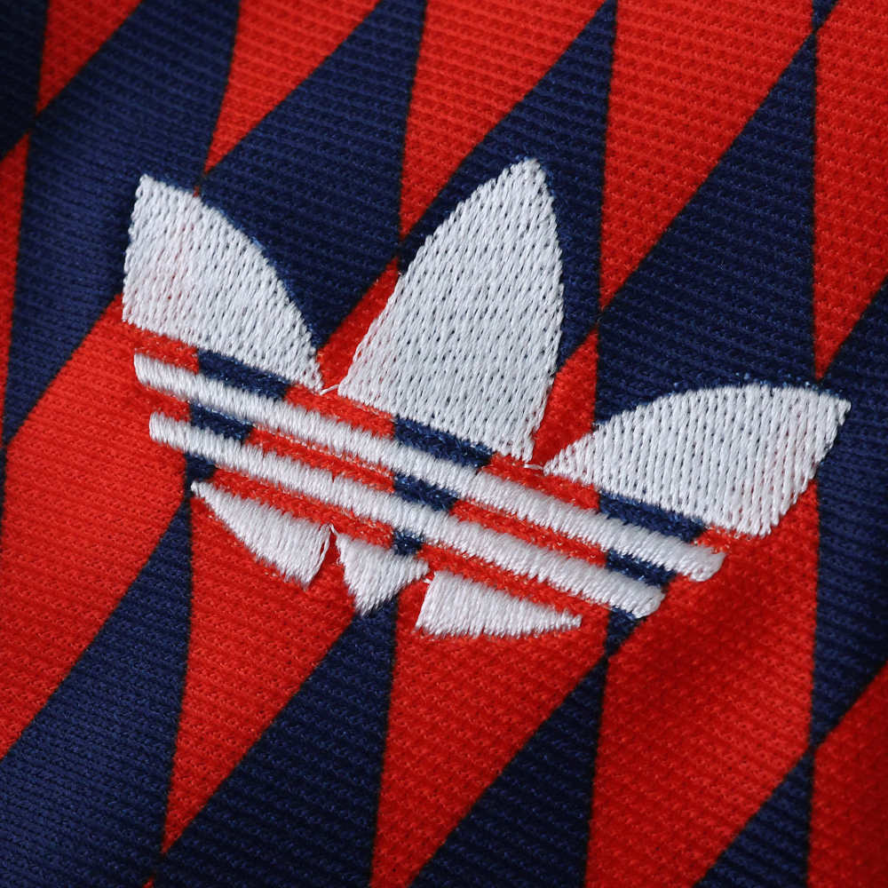2526 Fußball-Club Bayern München Concept version Player version