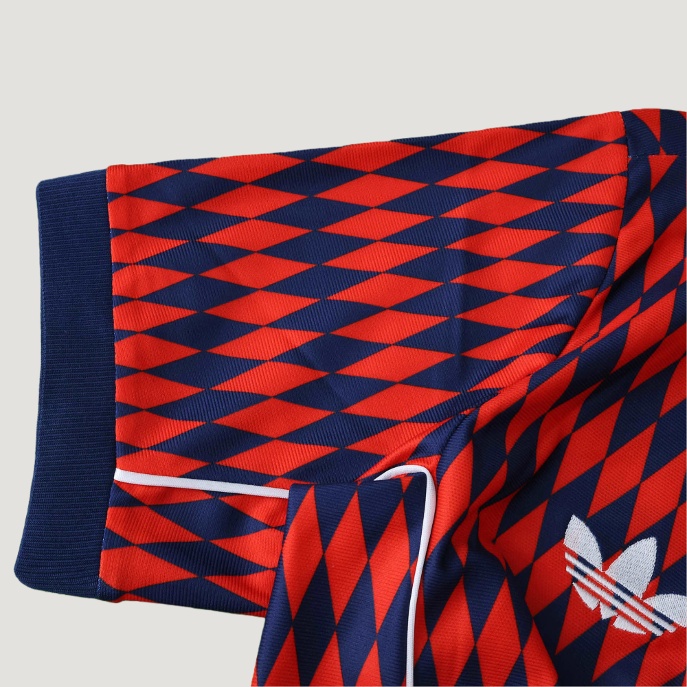 2526 Fußball-Club Bayern München Concept version Player version