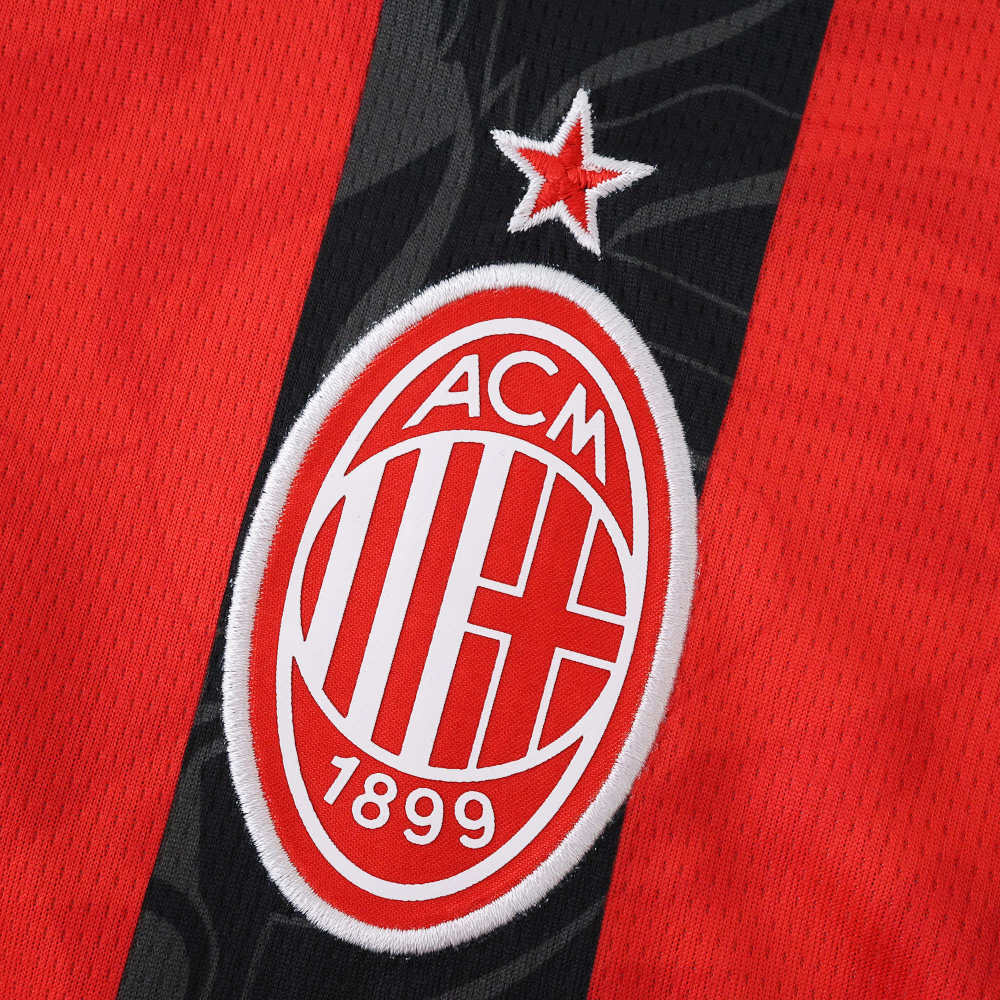2526 A.C. Milan home Fan version
