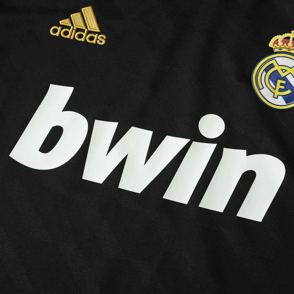 1213 Real Madrid away retro version