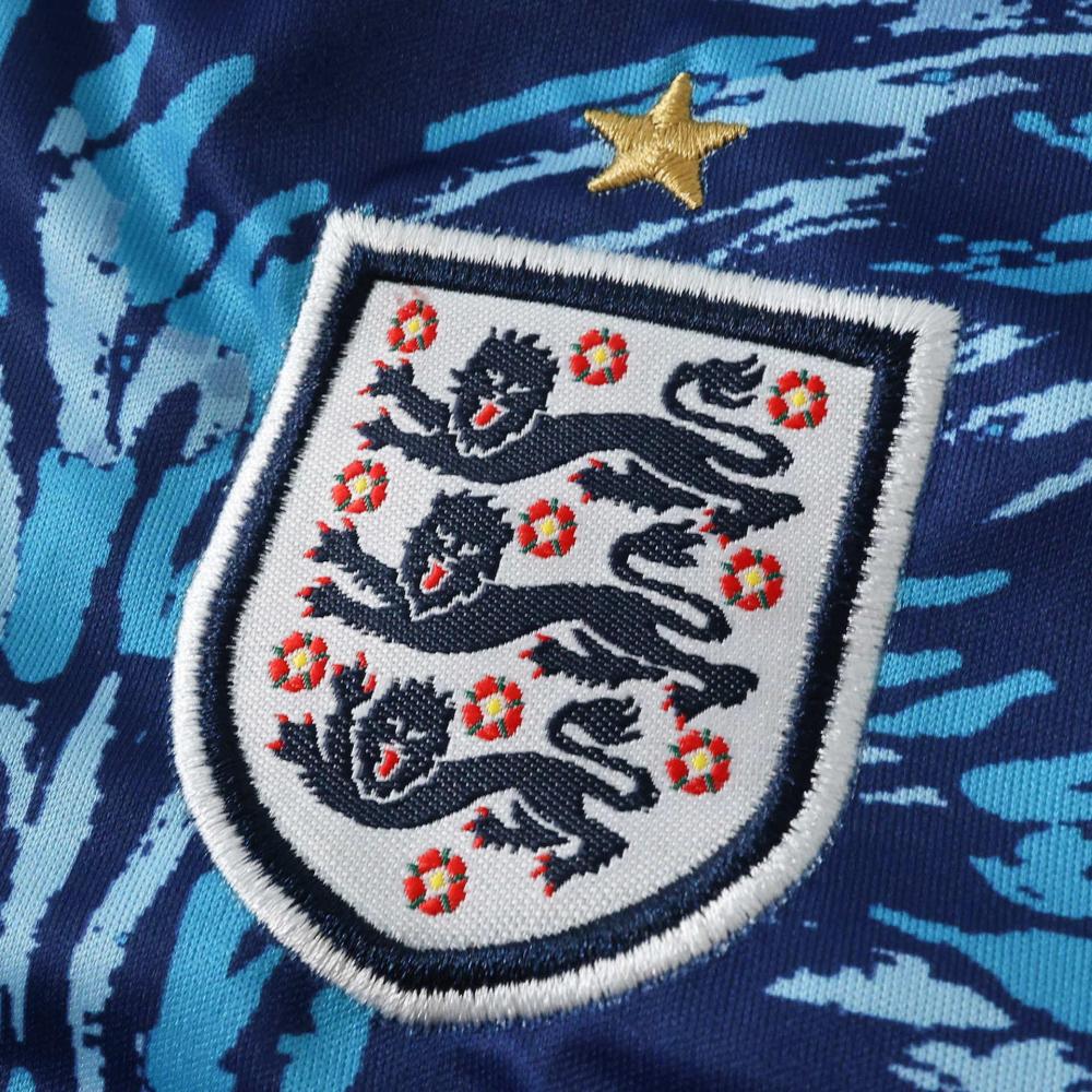 England 2026 goalkeeper Kids kit