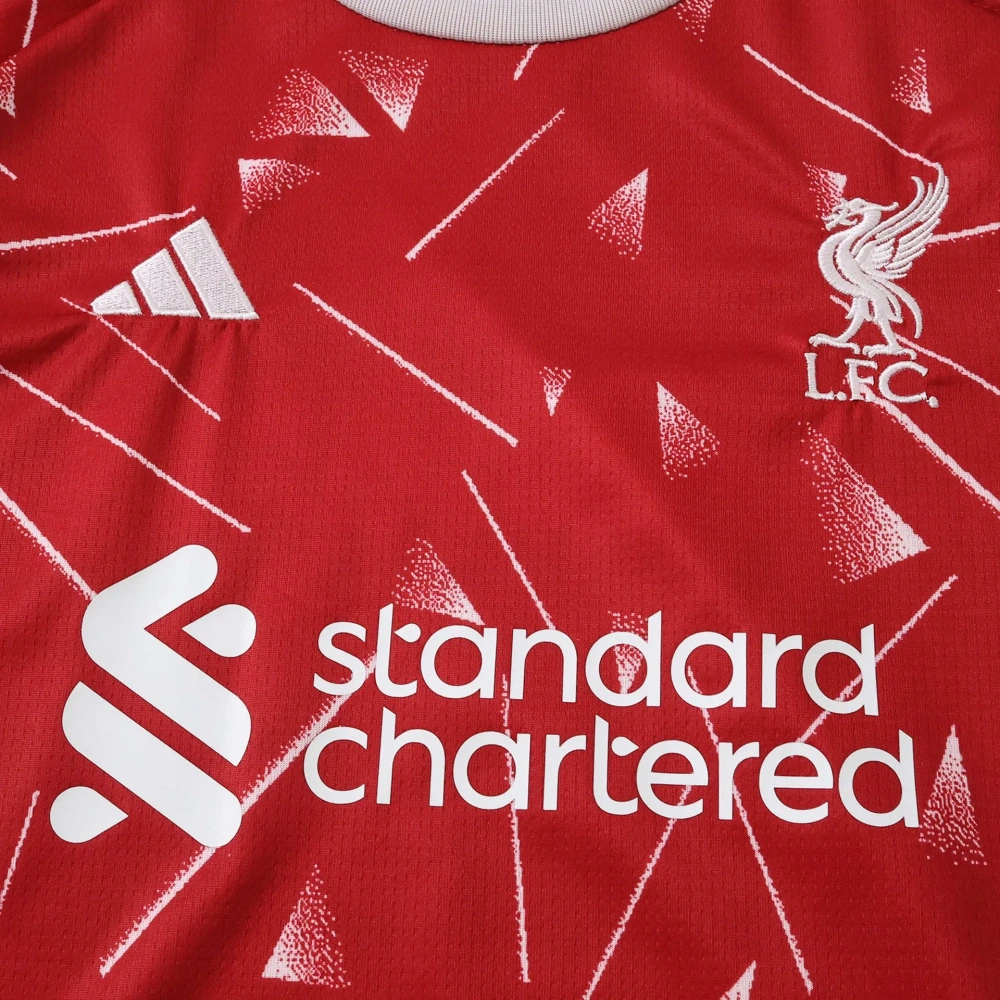 Liverpool F.C. 2627 Home Kids kit