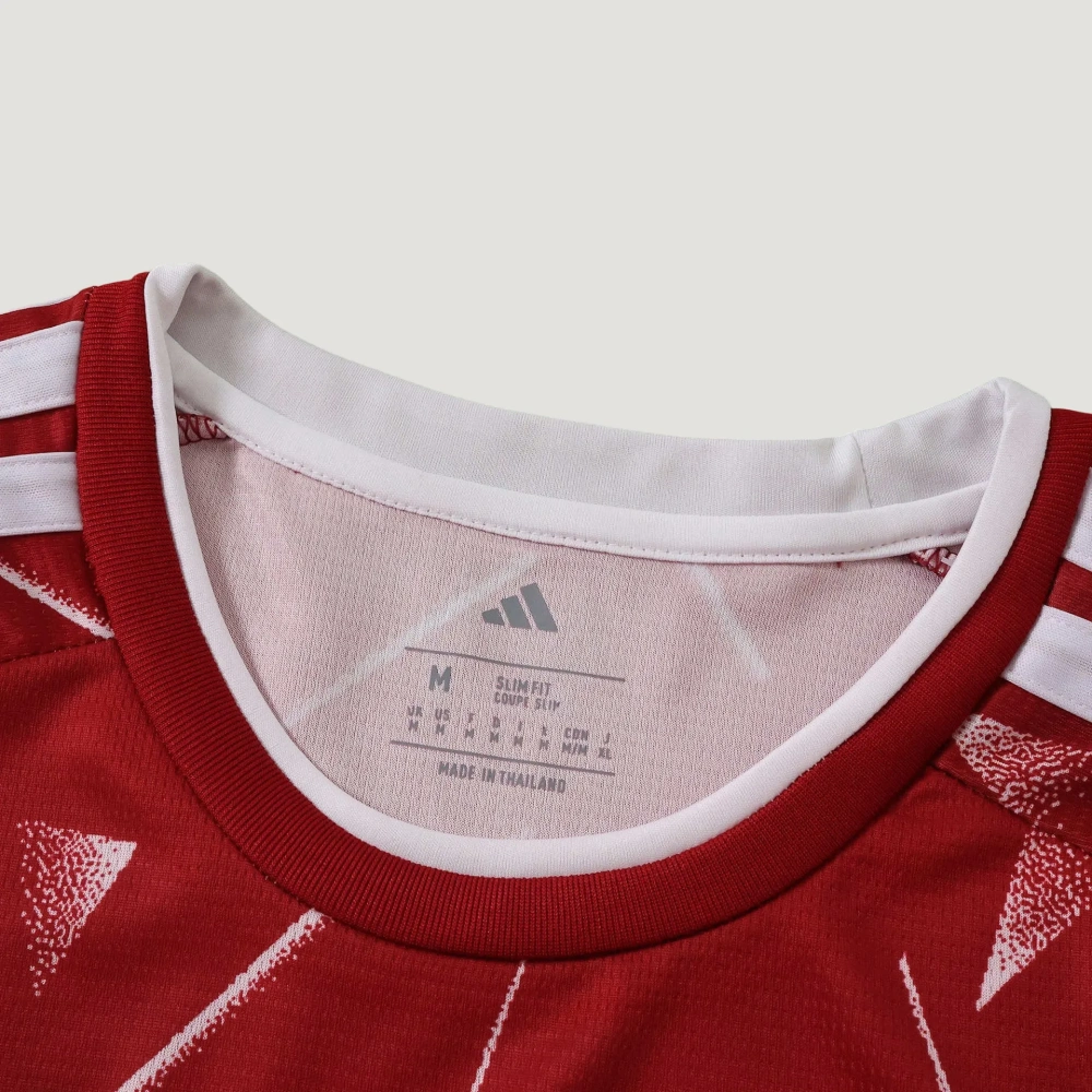Liverpool F.C. 2627 Home Fan version