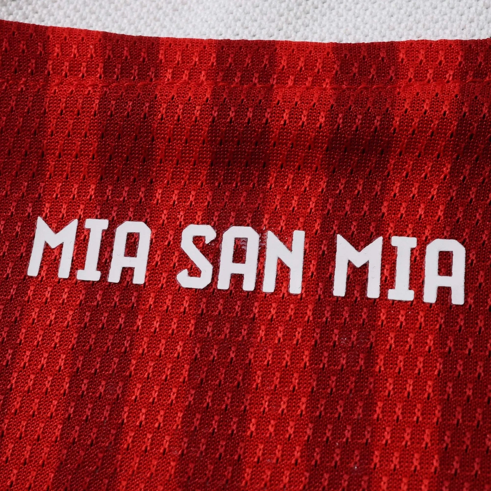 FC Bayern München 2627 Home Long sleeved Player version