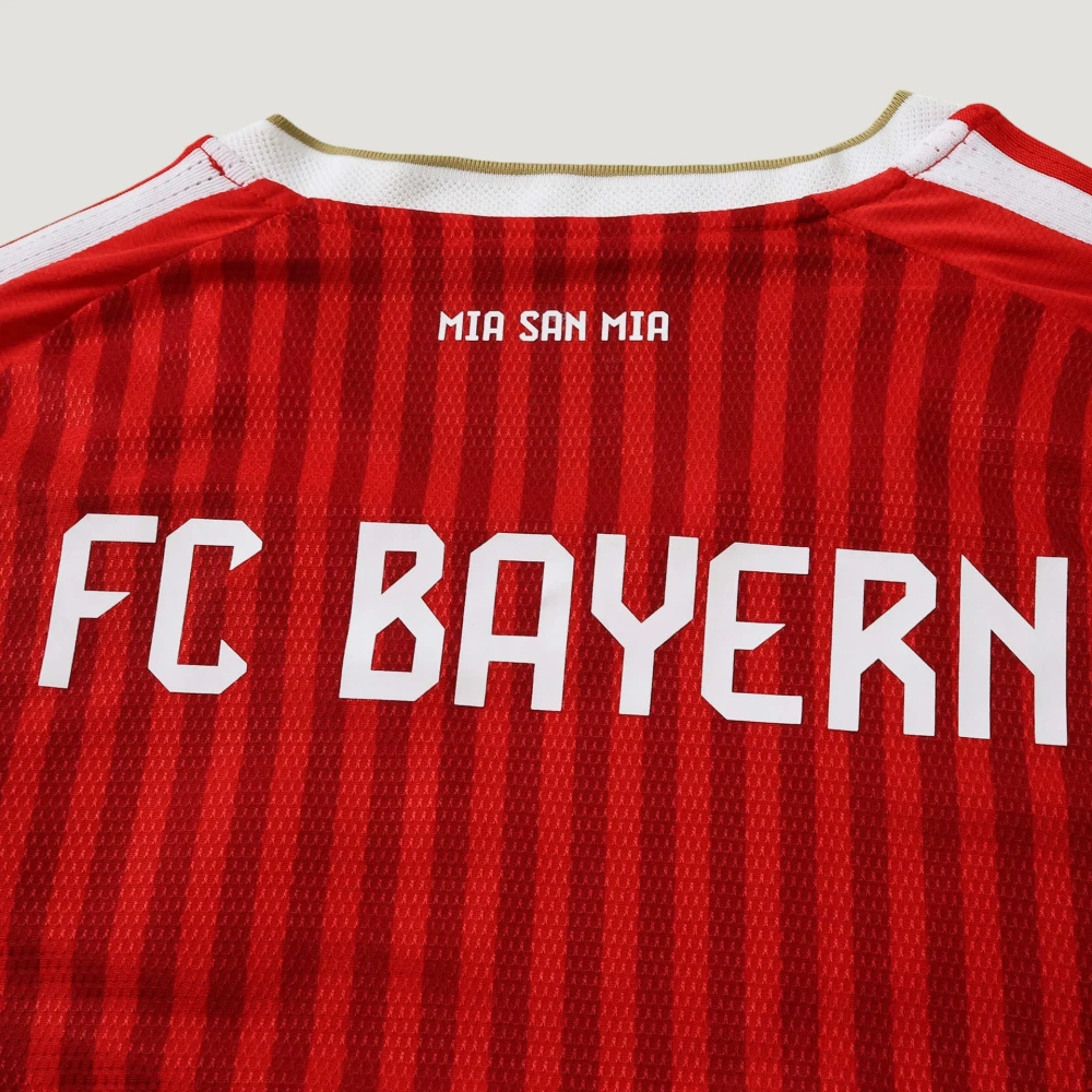 FC Bayern München 2627 Home Long sleeved Player version