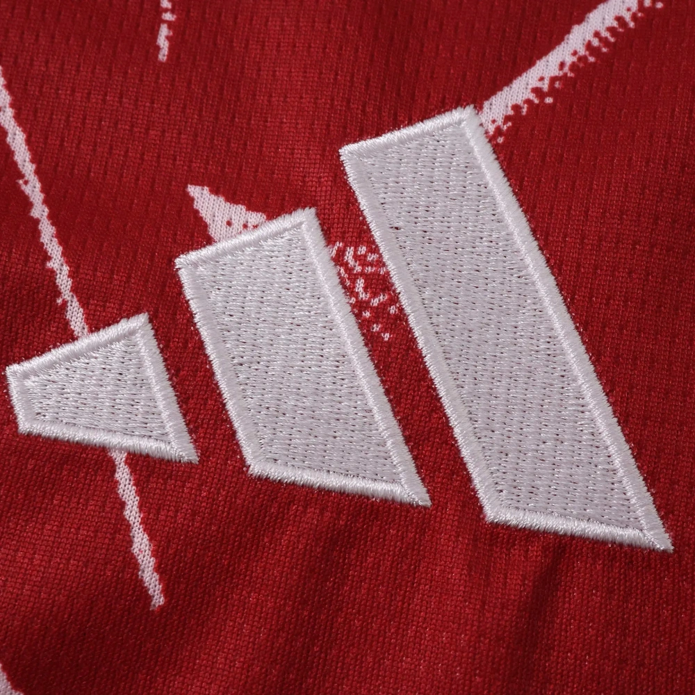 Liverpool F.C. 2627 Home Fan version