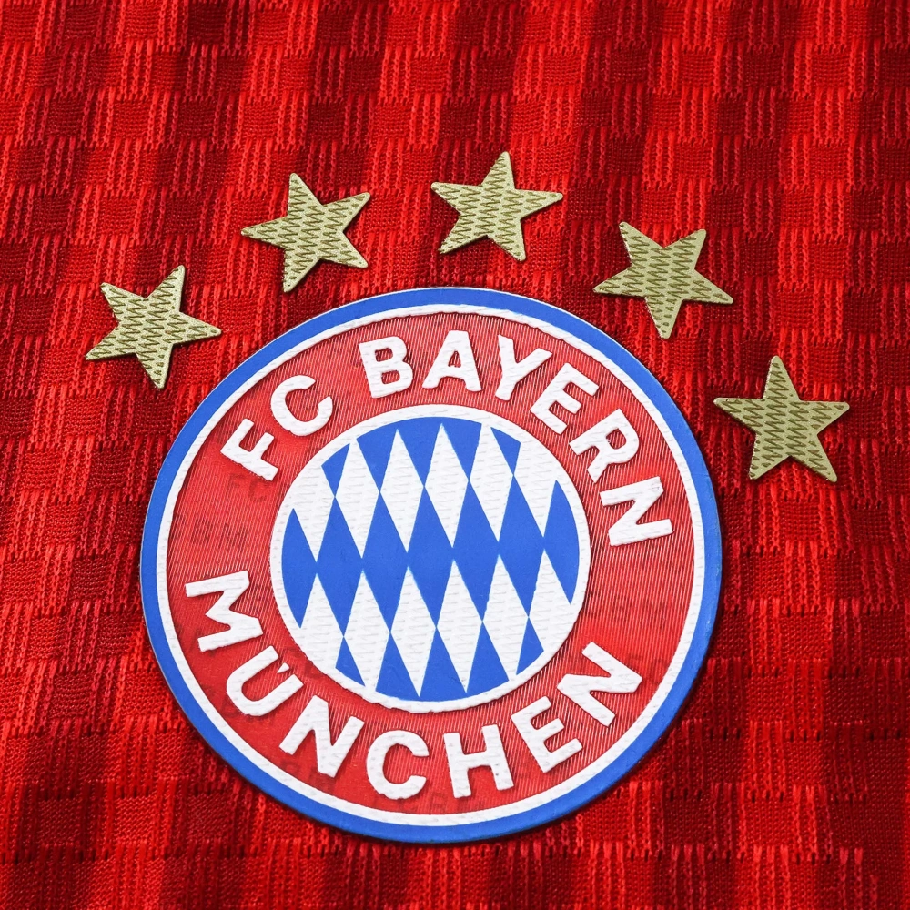 FC Bayern München 2627 Home Long sleeved Player version
