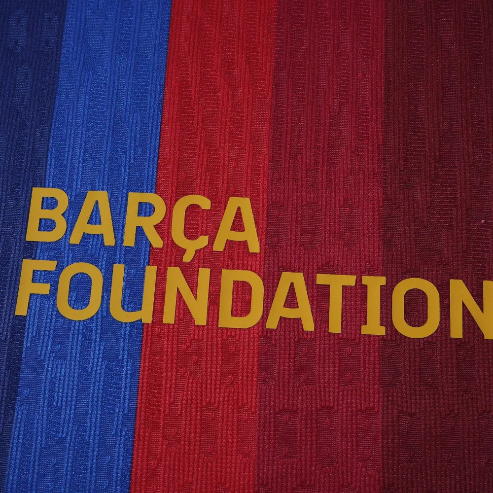 Barcelona 2627 Home Long sleeved Player version